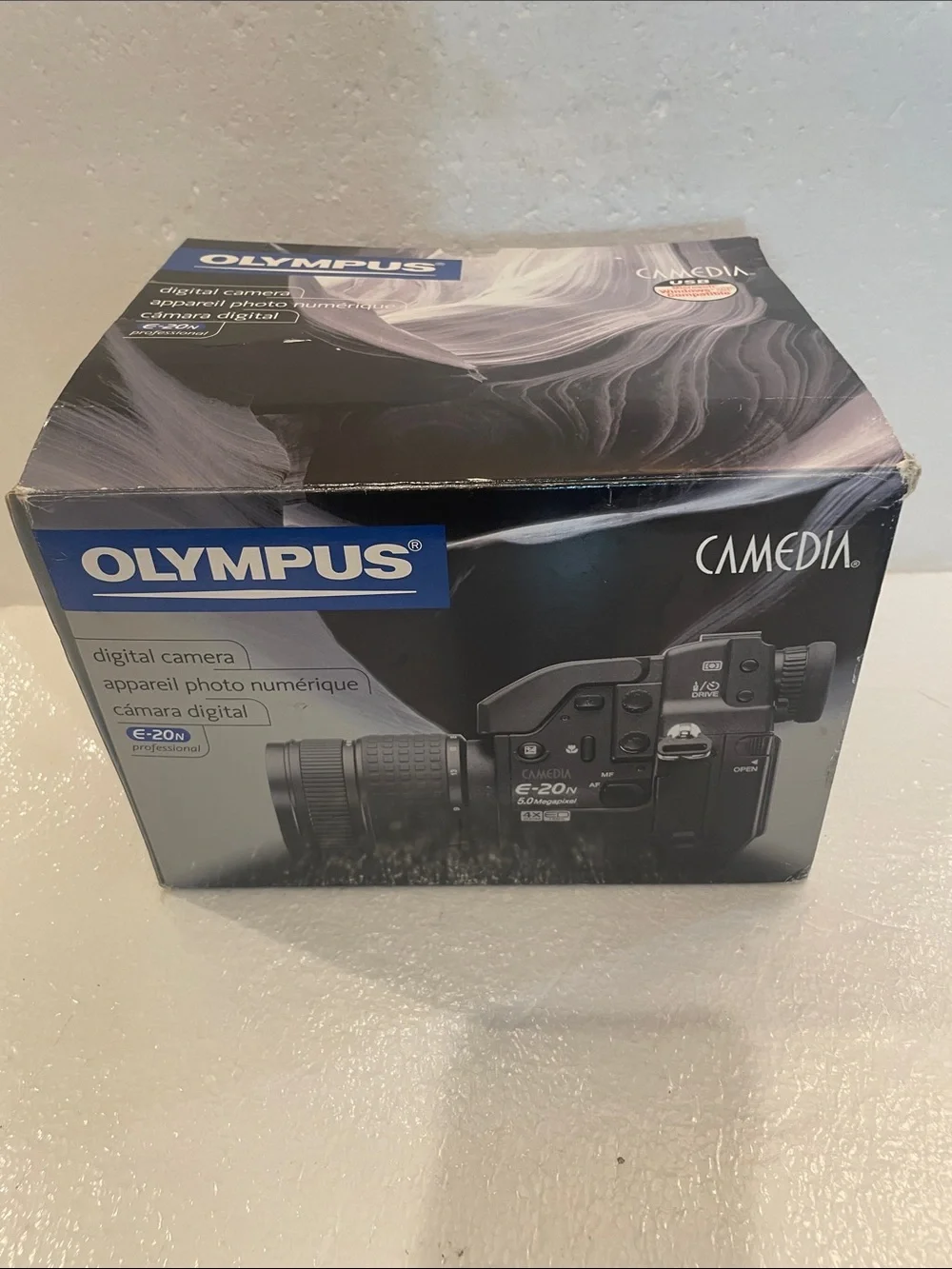 Olympus Camedia E-20N SLR professional 5MP Digital Camera Kit bundle Black mint